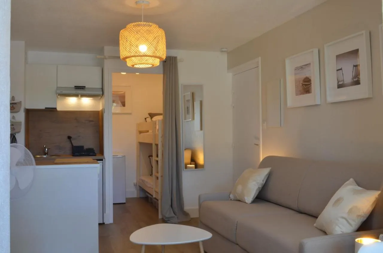 Studio Merbleuesoleil Classe 3 Etoiles 4 Pers Bord De Mer Bandol