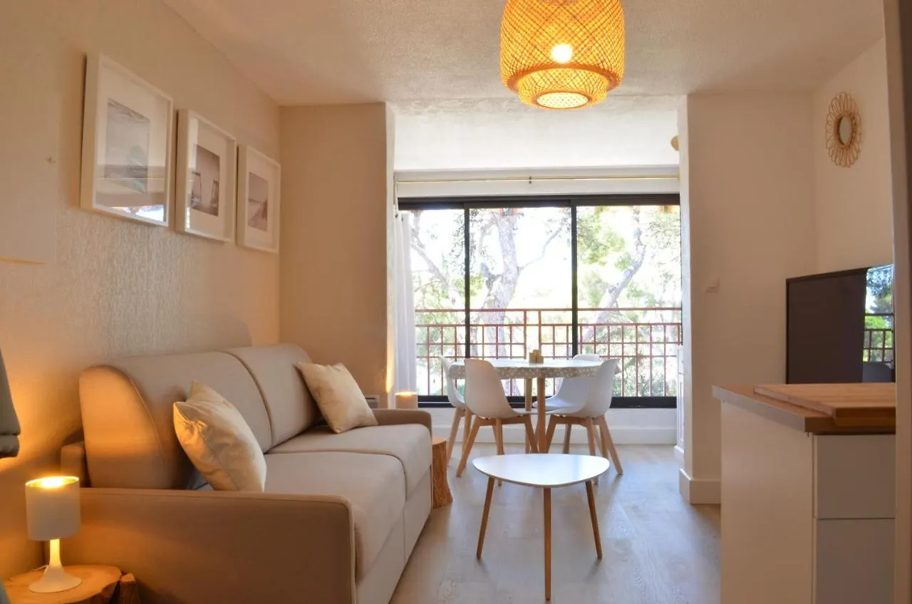 Apartment Studio Merbleuesoleil Classe 3 Etoiles 4 Pers Bord De Mer Bandol