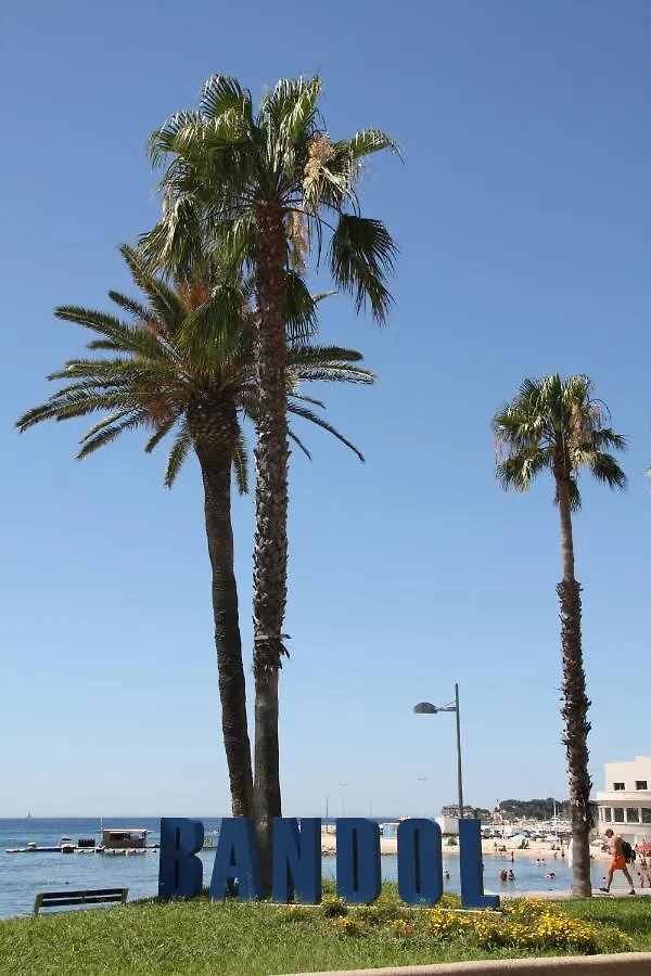 Apartment Studio Merbleuesoleil Classe 3 Etoiles 4 Pers Bord De Mer Bandol