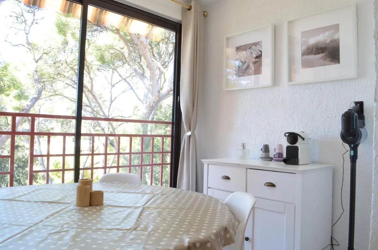 Studio Merbleuesoleil Classe 3 Etoiles 4 Pers Bord De Mer Bandol France